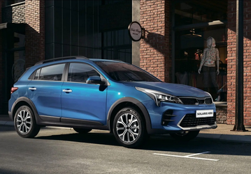 А вот и Kia Rio: российские дилеры получили Solaris KRS и Solaris KRX