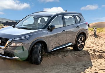 Nissan X-Trail масштабно вернётся в Россию. Крупный дилер привёз партию полноприводных Nissan X-Trail, но с 1 апреля таких машин будет больше