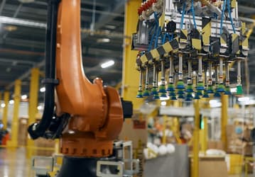 На складе «Яндекс Маркета» появился новый робот со встроенной нейросетью
