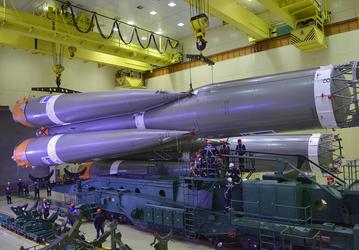На Байконуре собрали «пакет» ракеты-носителя «Союз-2.1а»