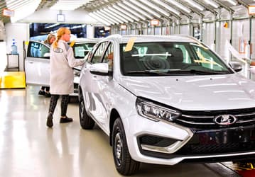 Не прошло и полугода: АвтоВАЗ начал выпускать универсалы Lada Vesta SW