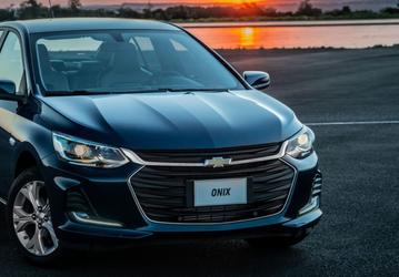 132 л.с. и 6-ступенчатый «автомат» за 1,77 млн рублей. В Россию приехала новая партия седанов Chevrolet Onix, способных заменить Lada Vesta и Solaris HS