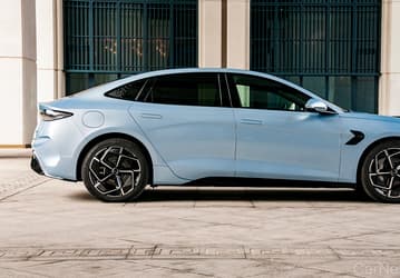 Самыми безопасными машинами в мире по версии Compare the Market Australia стали китайские BYD Seal и Dolphin. В пятёрку вошли Kia Sportage, Mitsubishi Outlander и Tesla Model Y