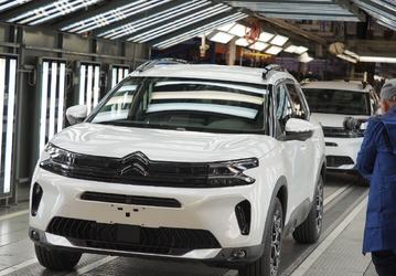 Российский Citroёn C5 Aircross получит поддержку Apple CarPlay и Android Auto, новый мотор и подогрев задних сидений. Производство на заводе «ПСМА Рус» могут расширить до 5 моделей