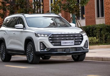 В России резко подешевели кроссоверы Jetour X70 Plus и Jetour X90 Plus