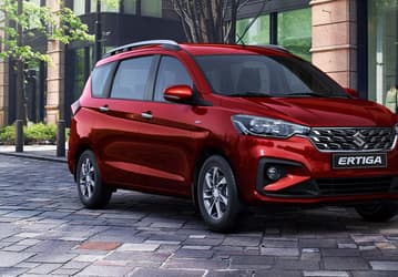 Надёжный атмосферный мотор и 6-ступенчатый «автомат» за 2,6 млн рублей. В Россию приехала партия минивэнов Suzuki Ertiga, и они дешевле, чем ожидалось