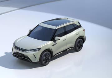 Дешевый кроссовер BYD Yuan UP за 13,4 тыс. долларов стал хитом в Китае. За три дня — 20 тыс. заказов