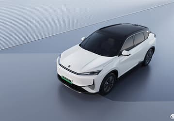 360 л.с. и 1500 км на баке бензина. Представлен компактный кроссовер Dongfeng Aeolus L7
