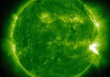 Мощная солнечная вспышка привела к краткосрочной потери связи над Тихим океаном