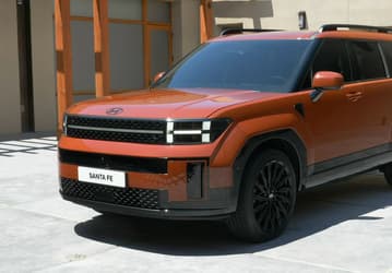 Hyundai Santa Fe, Hyundai Tucson, Volkswagen Tayron и Mitsubishi ASX больше других подорожали в России в марте. Аналитики Auto.ru назвали актуальные цены
