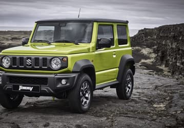 Suzuki Jimny 2024 уже в России. Сколько дилеры просят за легендарный внедорожник?