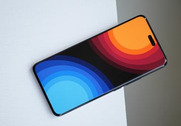 Нет, это не iPhone, хотя очень похоже. Опубликованы живые фото специальной версии Xiaomi Civi 4 Pro
