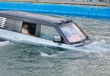 BYD не рекомендует использовать режим плавания YangWang U8 для развлечений