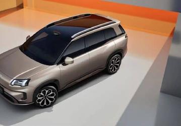 Двухметровая кровать, места сзади больше, чем в BMW X5, лучший КПД двигателя и стабильная работа в мороз и жару. Представлен новейший GAC Aion V