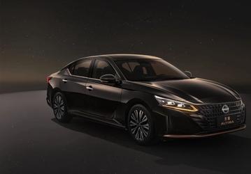 Представлена Nissan Teana 20th Anniversary Black Gold Edition: слабый мотор и вариатор, но зато золотистые акценты в интерьере
