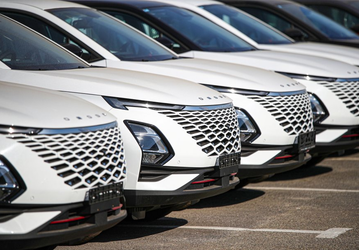 После массового ухода брендов в России стало больше автодилеров и сервисных центров