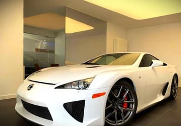 Это один из самых дорогих Lexus в России. На Auto.ru продают Lexus LFA 2012 года за 102 млн рублей