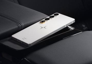 Это Polestar Phone — первый смартфон производителя премиальных автомобилей