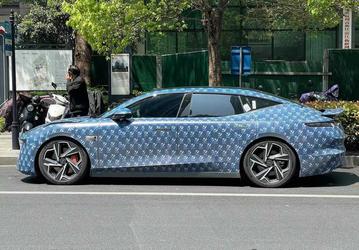 Тот же Zeekr 001, но с прицелом на конкуренцию с Porsche Panamera. Новые изображения Lynk & Co ZERO