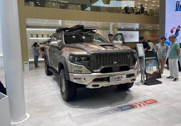 Представлен «дикий» пикап Foton Mars 9 Travel Edition: дизельный гибрид с 8-ступенчатым «автоматом» и оранжевым салоном