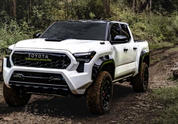 Гибрид — это не только мощно и экономично, но и дорого. Новую Toyota Tacoma 2024 оценили в 33 тыс. долларов, но гибрид дороже на 10 тыс. долларов
