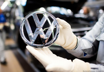 Электромобили не «взлетают», их доля падает. Более 98% продаж Volkswagen Group приходится на традиционные машины с ДВС