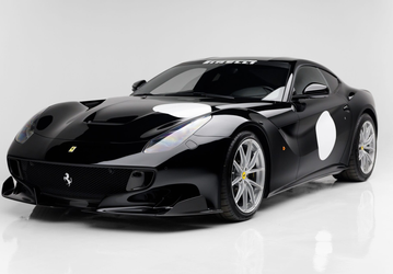 780-сильный Ferrari с 6,3-литровым V12, который разгоняется максимум до 24 км/ч, не захотели продать почти за полмиллиона долларов