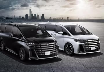 Россияне берегут свои Toyota Alphard и Honda Freed. «Автотека» назвала машины, с которыми реже всего расстаются в России