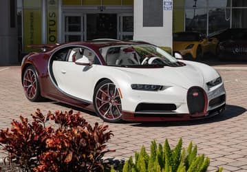 В России на продажу выставили Bugatti Chiron с 8-литровым мотором W16 мощностью 1500 л.с. Его обещают доставить из США
