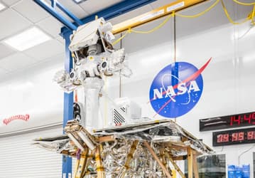 Инженеры NASA завершили сборку лунохода VIPER. Робот готов исследовать наш спутник 