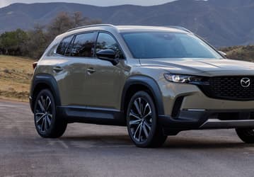 Российские дилеры переписали цены на новые кроссоверы Mazda CX-50