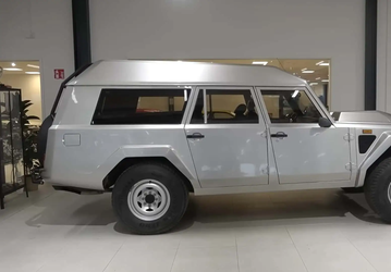 Редчайшему Lamborghini LM002 требуются новые шины: в мире остался всего один комплект за 54 000 долларов