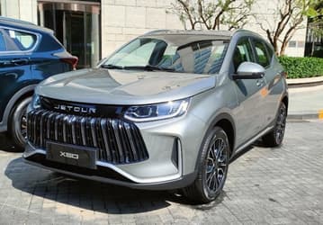 Альтернатива Geely Coolray и Chery Tiggo 4 Pro для России. Живые фото, характеристики и стоимость Jetour X50, который приедет в Россию