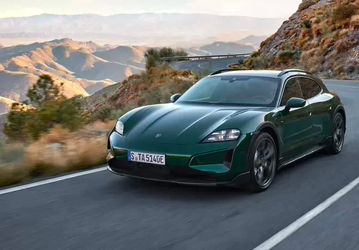 Новейшие Porsche Taycan, включая самый мощный серийный Porsche в истории (Taycan Turbo GT), поступают в продажу в Китае