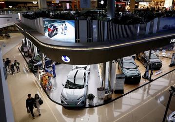 Открылся крупнейший автосалон Auto China 2024: 117 совершенно новых моделей и почти три сотни электромобилей