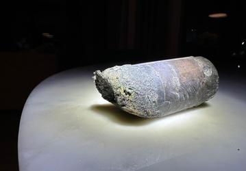 Объект с МКС пробил крышу дома во Флориде