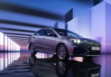 Седан Omoda S5 (копия Chery Arrizo 5 Plus) подешевел в России на треть миллиона рублей с момента выхода