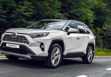Toyota RAV4 сильно подешевел в России