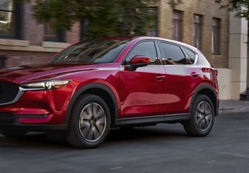 Популярный кроссовер Mazda CX-5 подешевел в России