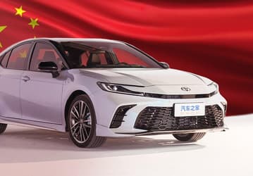 Новейшая Toyota Camry XV80 — за 2,95 млн рублей. Бизнес-седан Toyota нового поколения появился в продаже в Казахстане