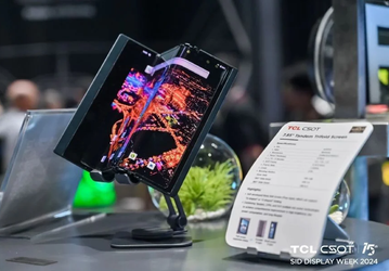 Представлен первый действительно рабочий смартфон от TCL, который складывается в двух местах. До этого показывали только прототипы