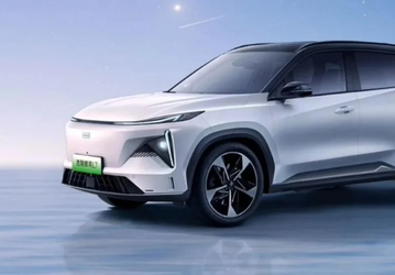 Geely Galaxy L7, способный проехать 1370 км на баке бензина, стал настоящим хитом: выпущено уже 100 000 машин