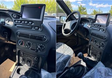 Lada Niva Travel Black в цвете «Несси» с мультимедийной системой показали со всех сторон. Дилер предлагает такие машины дешевле 1,5 млн рублей