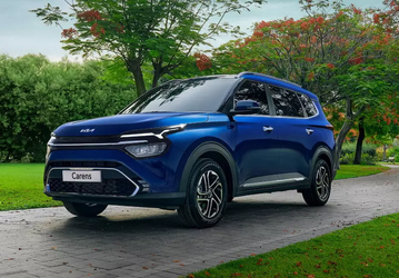 Новые Kia Carens — чуть дороже 2 млн рублей. Очень доступная новинка, дешевле Cerato и Seltos, появилась в Узбекистане