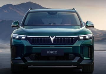 Auto.ru: за апрель в России подешевели Chery Arrizo 8, Voyah Free и Hongqi HS5