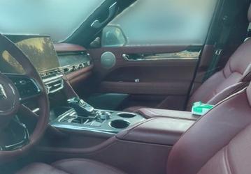 Самый большой Tank, который сравнивают с Rolls-Royce Cullinan. Первые живые фото салона, подкапотного пространства и подвески Tank 800