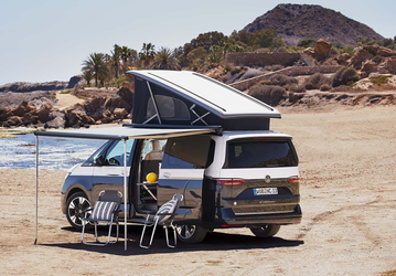 Представлен Volkswagen California 2024 с двуспальной кроватью, кухней, палаткой на крыше, розетками 230 В и массой других полезных вещей