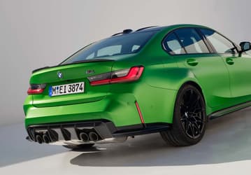 Представлена новая «тройка» BMW: от 150 до 530 л.с. и новая операционная система BMW 8.5