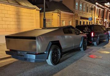 В Москве появился первый Tesla Cybertruck