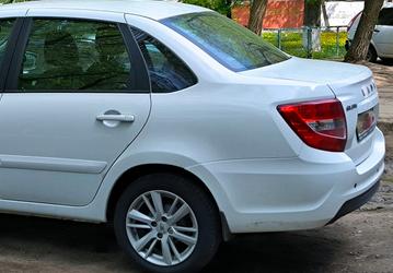 Lada Granta получила климат-контроль и большую медиасистему, но пока не в серийном исполнении
